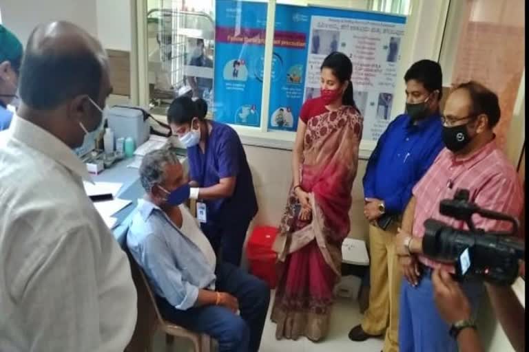 dc-rohini-sindhuri-inagurates-the-3rd-stage-covid-19-vaccine-campaign