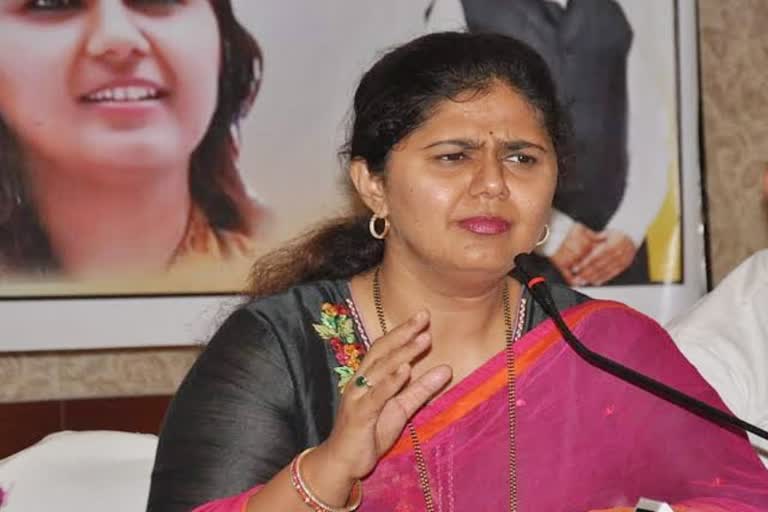 Sanjay Rathore resignation Pankaja Munde reaction