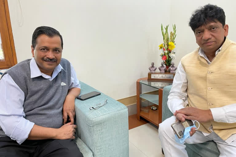 arvind kejriwal meeting with sanjay gehlot