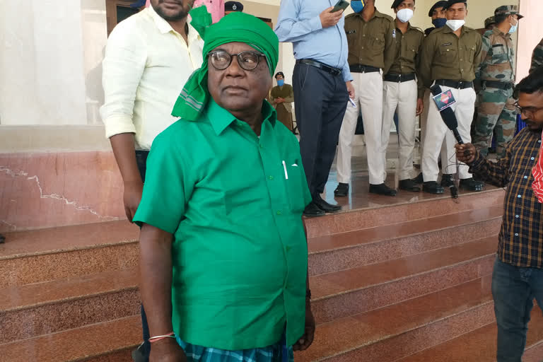 MLA Hembram arrives in Assembly in tribal costumes in ranchi