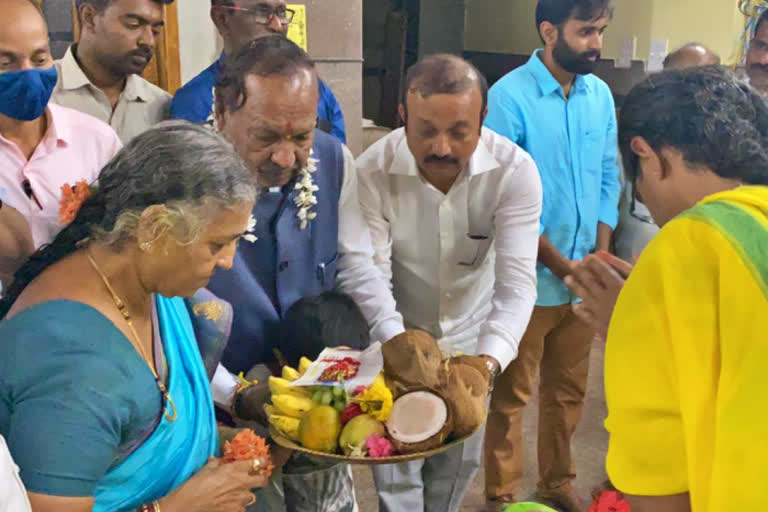 minister-ks-eshwarappa-temple-run-in-shimoga