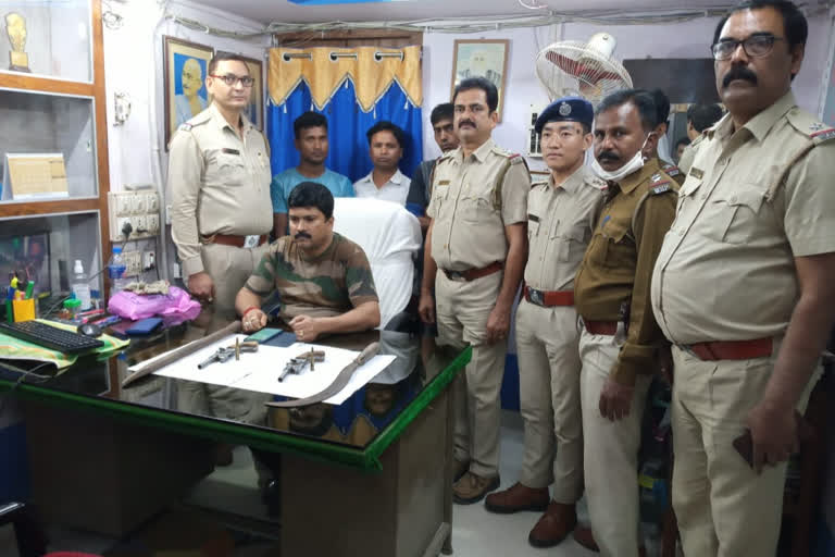 3 robbers arrested at malda, arms recovered