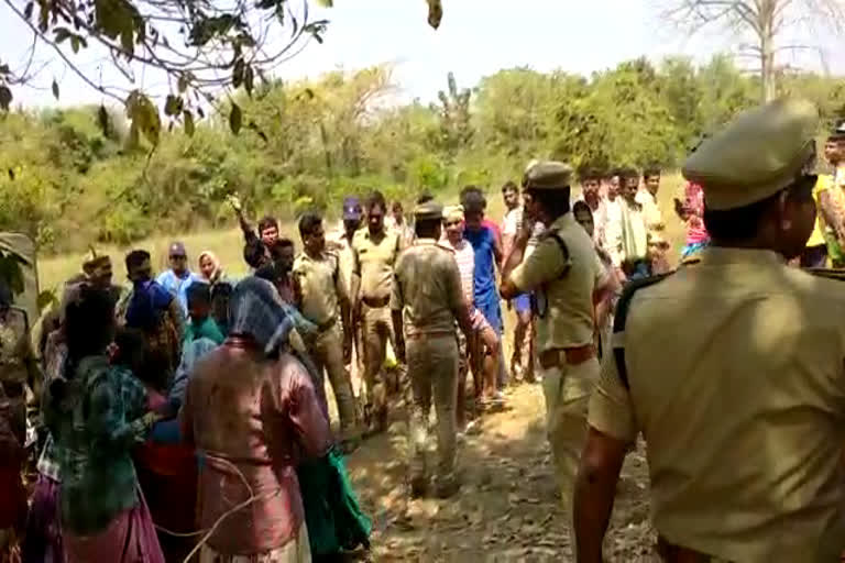 an-issue-between-forest-officers-and-tribals-on-lands-at-panduvarigudem-aswaraopet-in-bhadradri-kothagudem-district