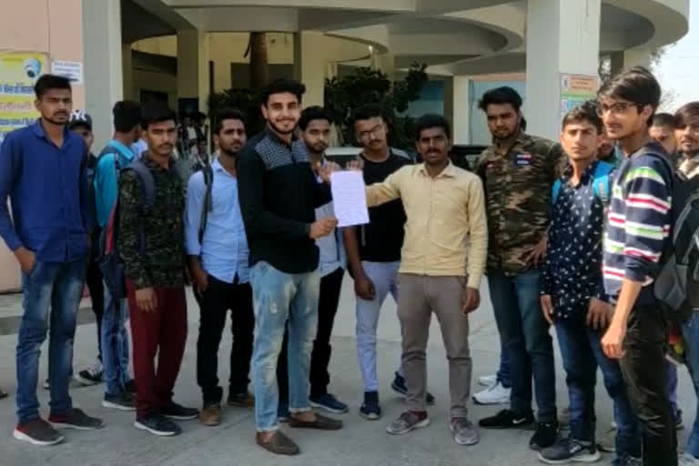 Bhiwani Students Memorandum submitted to the registrar of Bansi Lal University