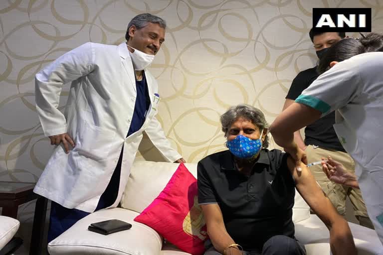 Kapil Dev gets first dose of COVID-19 vaccine
