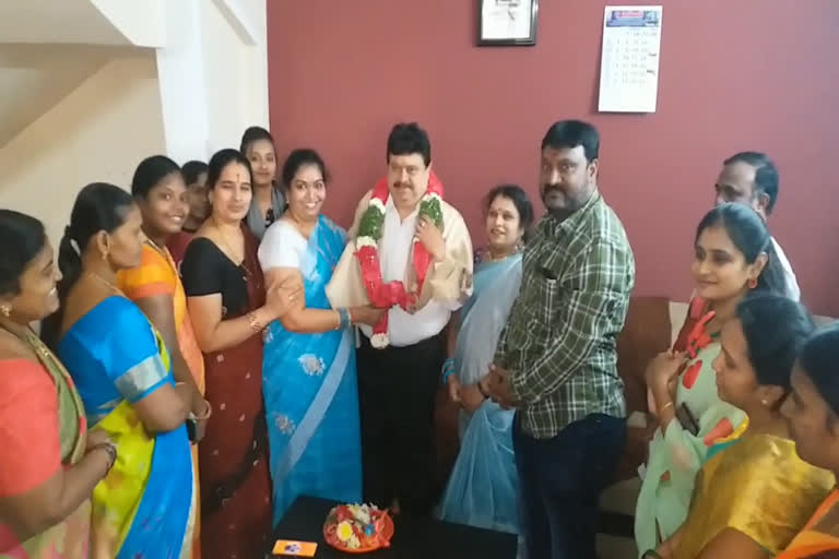 BJP graduate mlc ramchander rao meet international vasavi womens union president in rk puram division