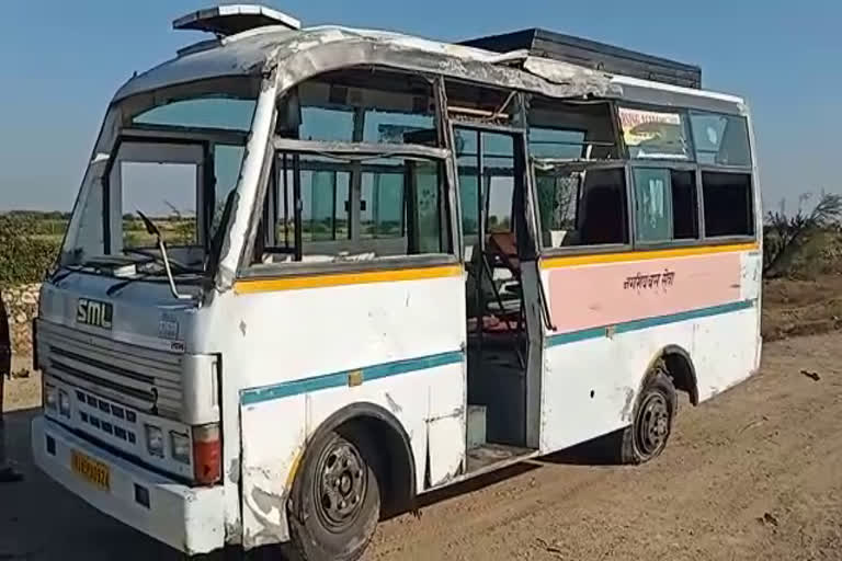 bus overturn in tonk,  18 injured in tonk