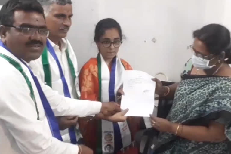 degree student elected as a corporator in kurnool district