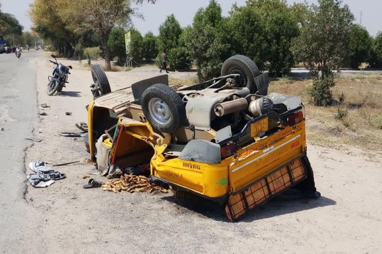 One person was died in road accident at Madnur in Kamareddy district