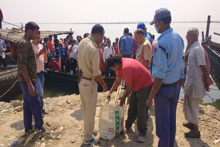 মালদায় নদীর ঘাটগুলিতে প্রতিদিন নজরদারি চালাচ্ছে জেলা পুলিশ