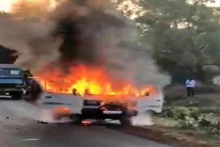 Maruti van burn due to accidental fire