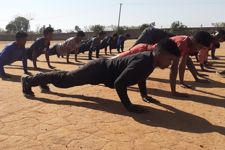 police is training youth for army reinstatement in khunti