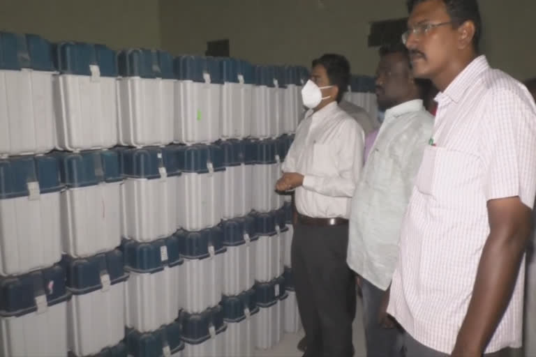 work of sending voting machines for public awareness Tirunelveli started, sending voting machines for public awareness, Tirunelveli, திருநெல்வேலி மாவட்டச்செய்திகள், வாக்குபதிவு இயந்திரங்கள் அனுப்பும் பணி தொடக்கம் , திருநெல்வேலி