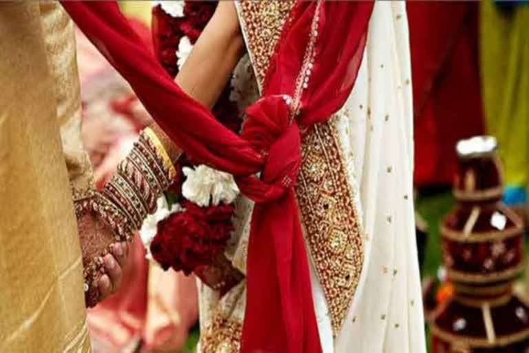 girl ran away from wedding pavilion after seeing groom