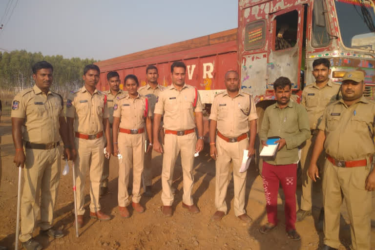 Police conducted vehicle inspections in Bhupalpally mandal