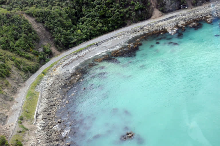 Tsunami alert as powerful quake hits off New Zealand