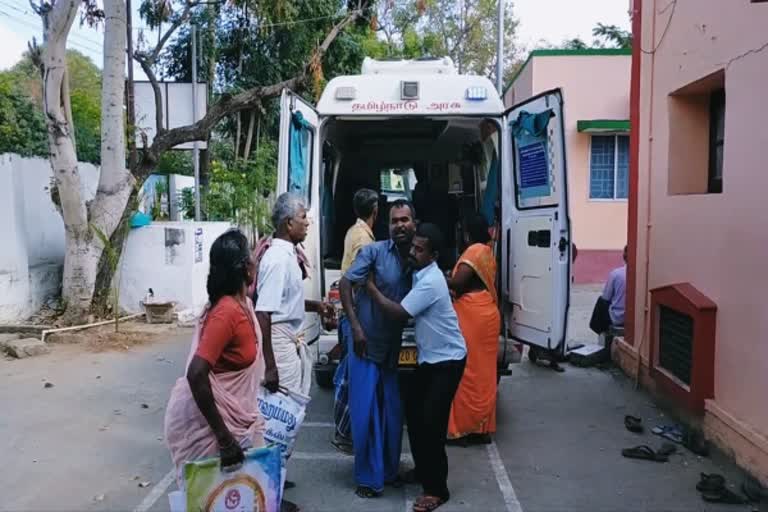 Vomiting in 8 members of the same family in Aruppukottai  Vomiting in 8 people in Aruppukottai  8 members of the same family have been admitted to hospital to food poisoning in Aruppukkottai.  8 members of the same family food poisoning in Aruppukkottai  ஒரே குடும்பத்தைச் சேர்ந்த 8 பேருக்கு வாந்தி மயக்கம்  அருப்புக்கோட்டையில் ஒரே குடும்பத்தைச் சேர்ந்த 8 பேருக்கு வாந்தி மயக்கம்  உணவு விஷமாக மாறி