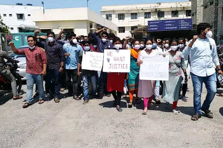 junior doctors agitation at guntur ggh to provide their pending stipend