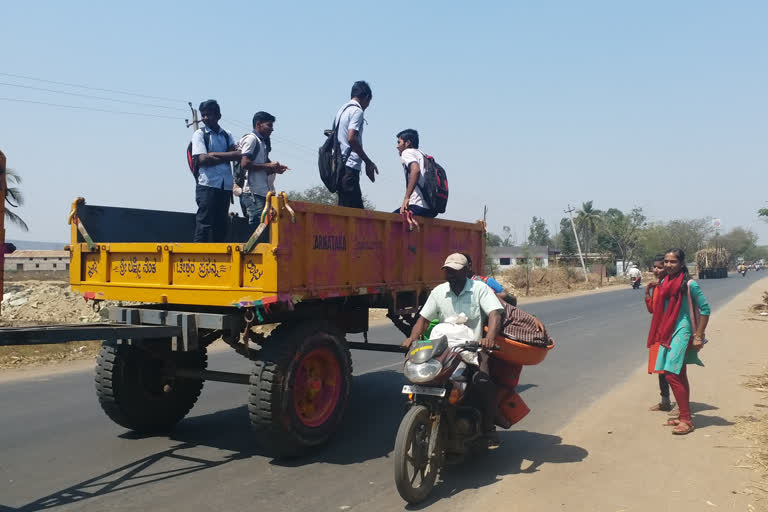 student facing problem while protest in belgavi by ramesh jarakoholi followers