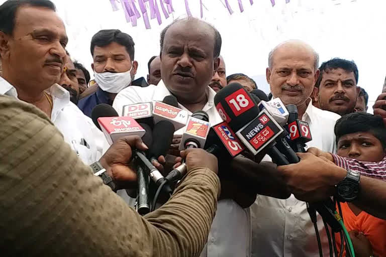 HD Kumaraswamy  Jarkiholi CD case  Kumaraswamy on Jarkiholi CD case  Ramesh Jarkiholi news  sex for job scam  Karnataka  എച്ച്ഡി കുമാരസ്വാമി  അഞ്ച് കോടിയുടെ കരാർ നടന്നതായി എച്ച്ഡി കുമാരസ്വാമി  ജാർക്കിഹോളി പീഡന ആരോപണക്കേസ്