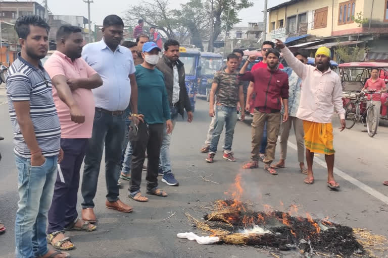 ঢেকীয়াজুলিত জ্বলিল অশোক সিংহলৰ প্ৰতিমূৰ্তি