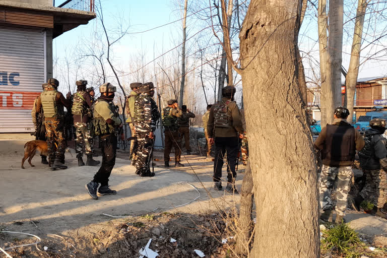 I'd blast at dangerpora  IED blast in south Kashmir  ദംഗേപ്പോര  ഐഇഡി സ്ഫോടനം  ആളപായമില്ല  no loss of life or injury  കശ്‌മീർ