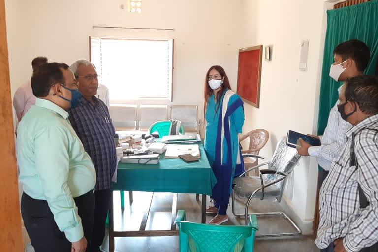 DC Rajeshwari B inspected health center of chihutiya