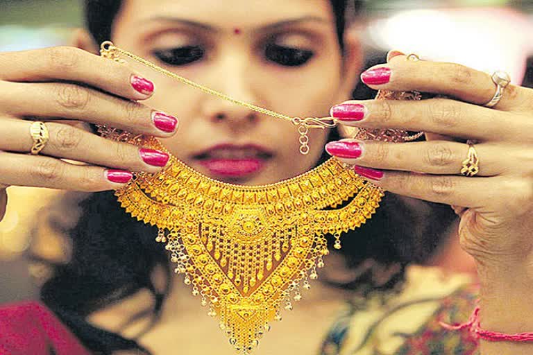 gold rate to come down to rs 44,000 per 10 grams