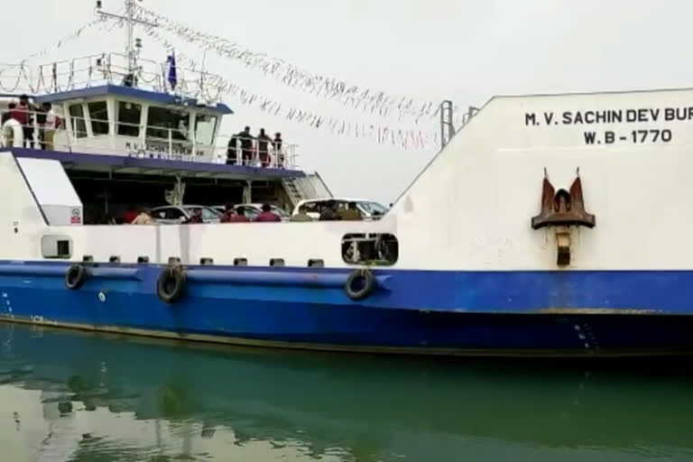 ferry-transportation-at-majuli