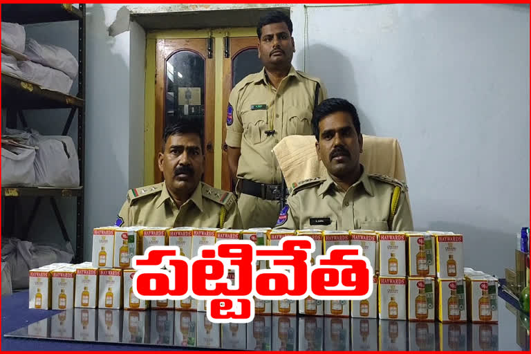 రాష్ట్ర సరిహద్దులో అక్రమ మద్యం పట్టివేత