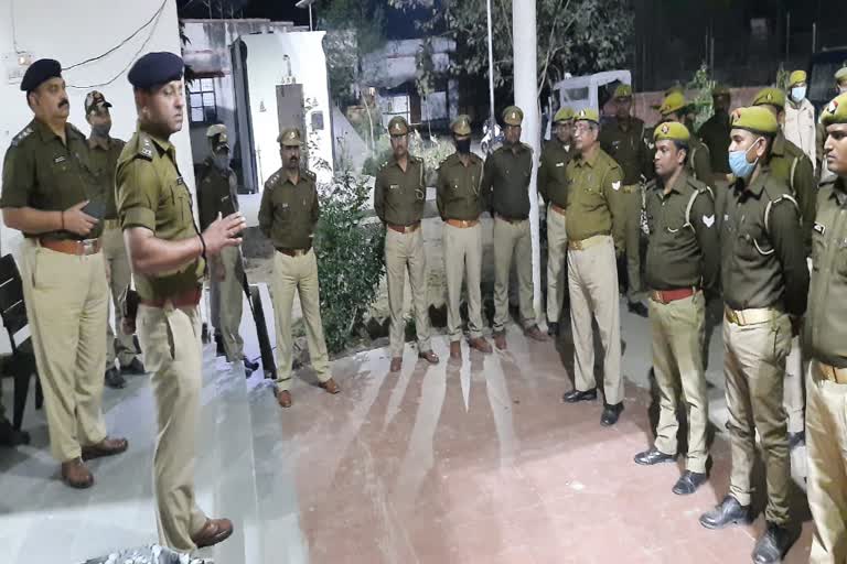 शराब तस्करों से सांठगांठ के आरोप में 22 पुलिसकर्मियों पर गिरी गाज.