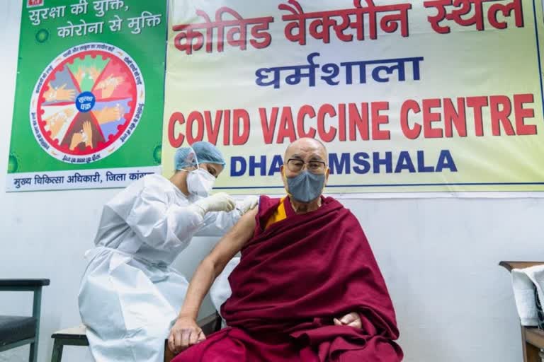 Dalai Lama takes vaccine  Dalai Lama  Dalai Lama gets covid vaccine  Dalai Lama vaccination  Dalai Lama takes first dose of covid-19  ധർമശാല  ദലൈലാമ  പതിനാലാമത് ദലൈലാമ  darmshala  കൊവിഡ്-19  കൊവിഡ്-19 വാക്‌സിൻ  covid-19  covid-19 vaccine  ഹിമാചൽ പ്രദേശ്  himachal pradesh  tibut  ടിബറ്റ്