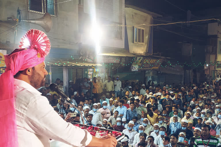 former mla asif sheikh held a public meeting in malegaon