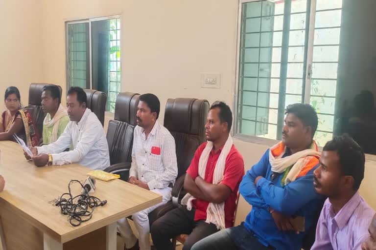 sarpanch-sangh-demands-apology-against-mahesh-gagda-statement-in-bijapur