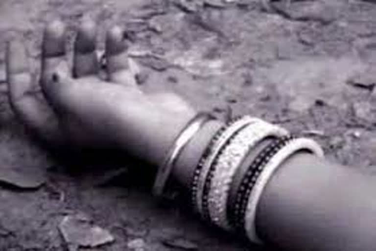 दहेज के लिए ससुराल वालों ने की विवाहिता की हत्या