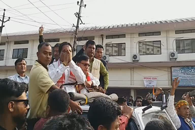 bitupan-saikia-got-warm-welcome-at-golghat