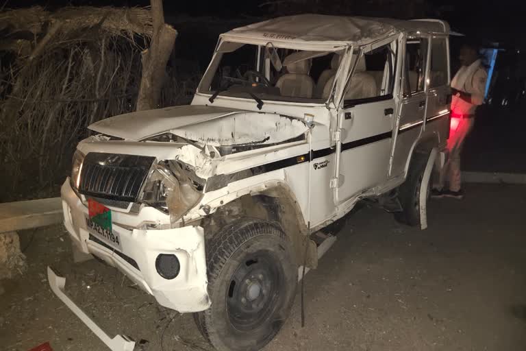 Six people injured in jeep overturning