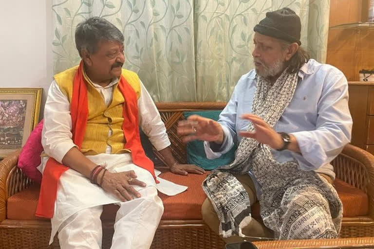 bjp leader kailash vijayvargiya meet with actor mithun chakraborty in west bengal