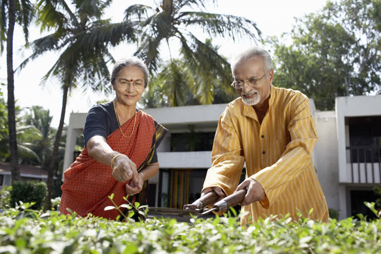 বৃদ্ধাবস্থায় শ্বাসযন্ত্রের এবং অস্থির স্বাস্থ্যরক্ষার গুরুত্ব