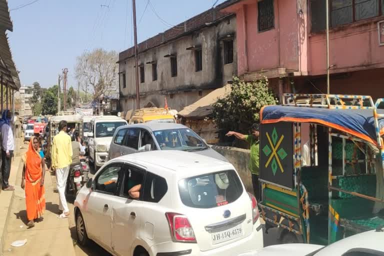 no-parking-arrangement-in-basukinath-temple-dumka