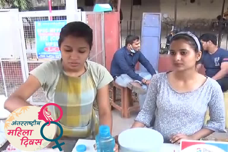 Girl students opened food stall