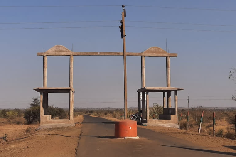 Road built without removing electric pole