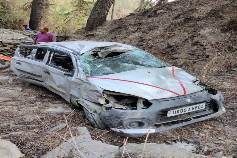 srinagar alto falls in ditch news