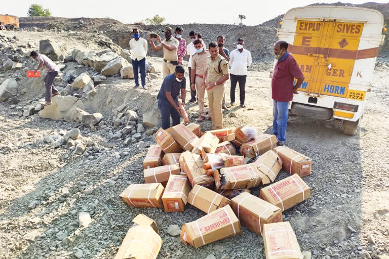 25 kg gelatin explosives seized in Yadagiri