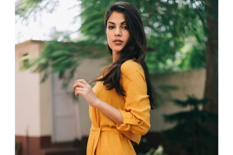 Rhea Chakraborty social media