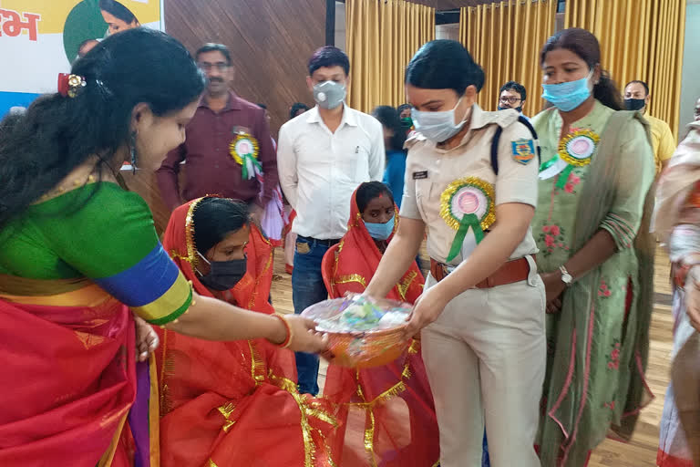 Women's Day celebrated in unique style in Lohardaga