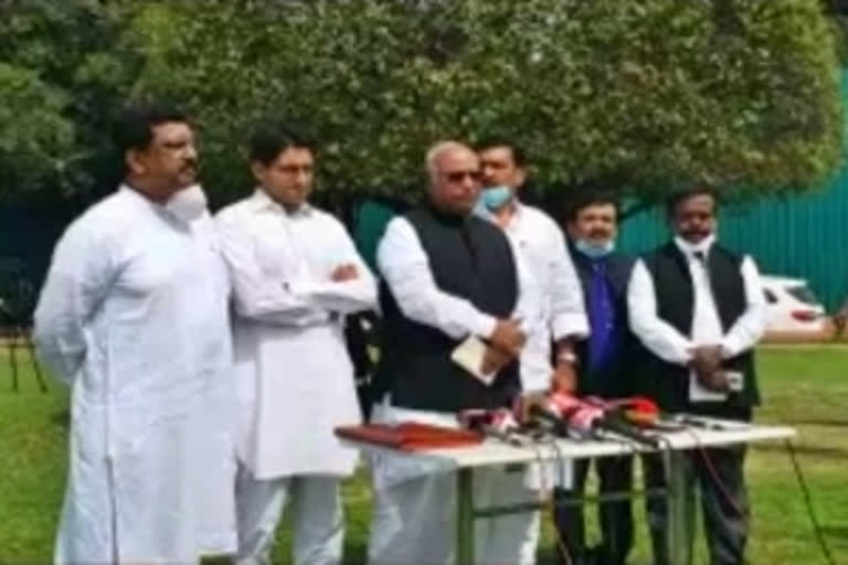 Congress demands discussion over fuel price issue