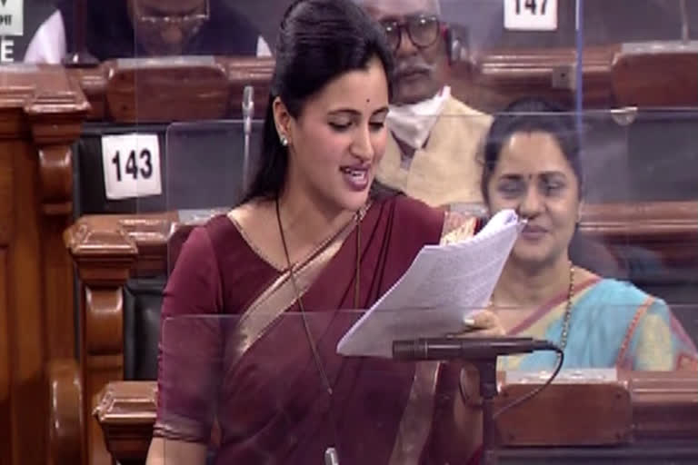 Navneet Kaur in lok sabha