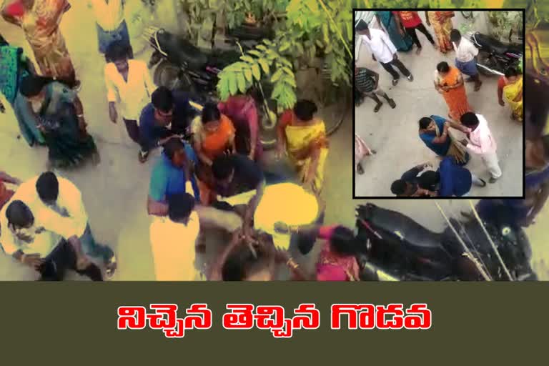 assault-between-congress-and-trs-leaders-at-kollapur-in-sangareddy-district