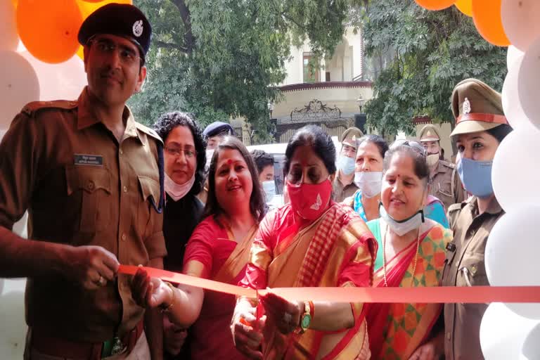 ghaziabad police womens day program  special womens police chowki  special police chowki in ghaziabad  ghaziabad womens police cell  गाजियाबाद में महिलाओं के लिए स्पेशल पुलिस चौकी  महिला दिवस गाजियाबाद